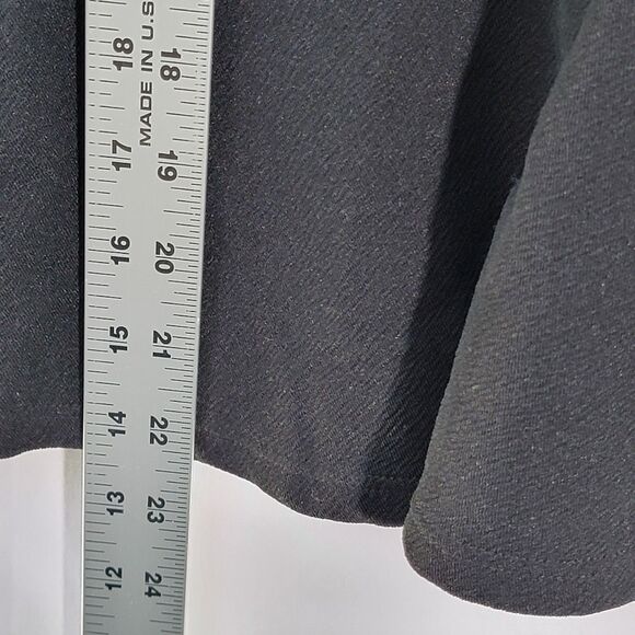 Design Lab White Crop Short Sleeve Top W/ Black Panelled Strappy Size Medium - Picture 8 of 9